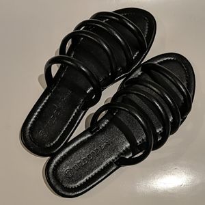 Like New Black slide sandals
